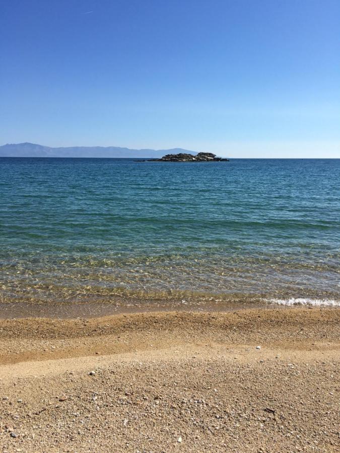 Secret Bay Apartment Palaiontsiflikion Bagian luar foto