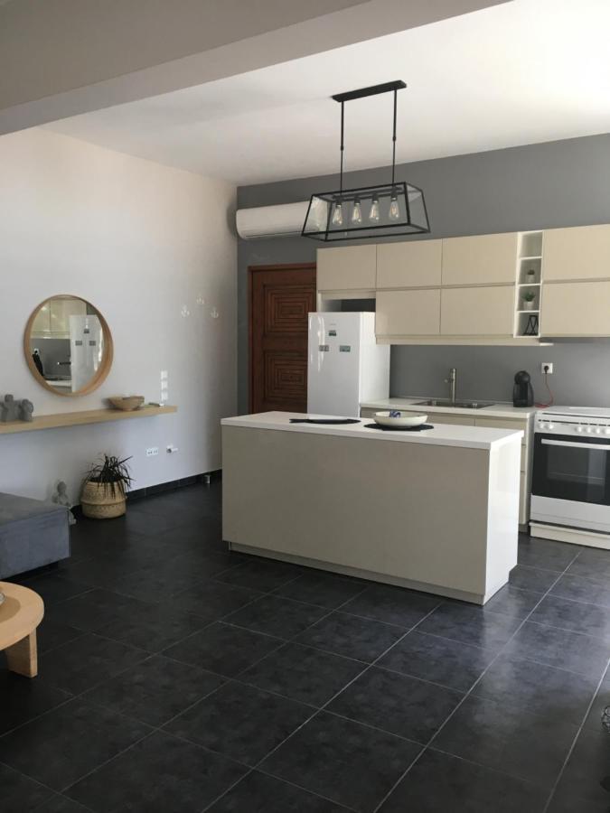 Secret Bay Apartment Palaiontsiflikion Bagian luar foto