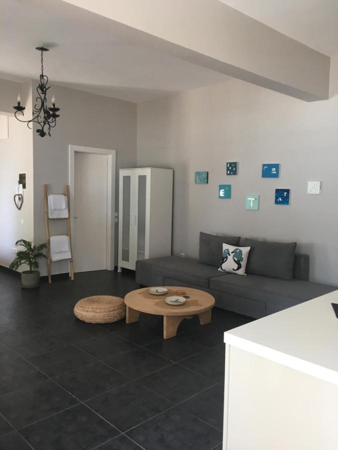 Secret Bay Apartment Palaiontsiflikion Bagian luar foto