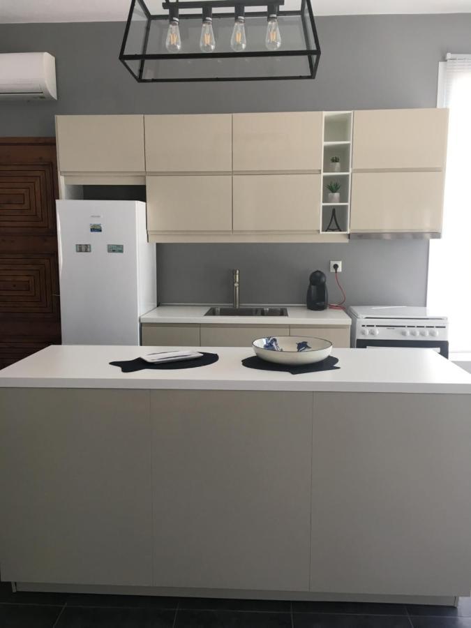 Secret Bay Apartment Palaiontsiflikion Bagian luar foto