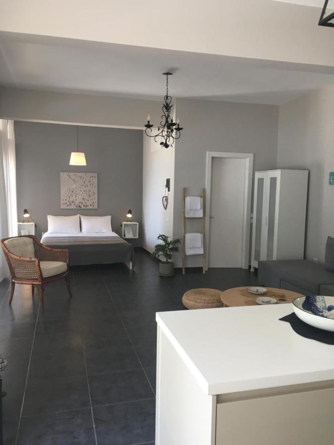 Secret Bay Apartment Palaiontsiflikion Bagian luar foto