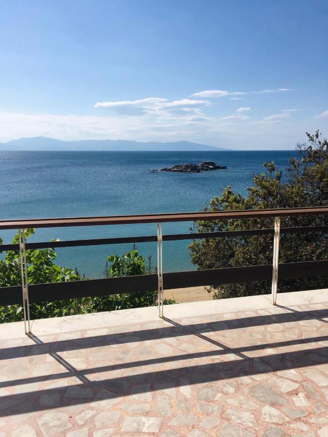 Secret Bay Apartment Palaiontsiflikion Bagian luar foto