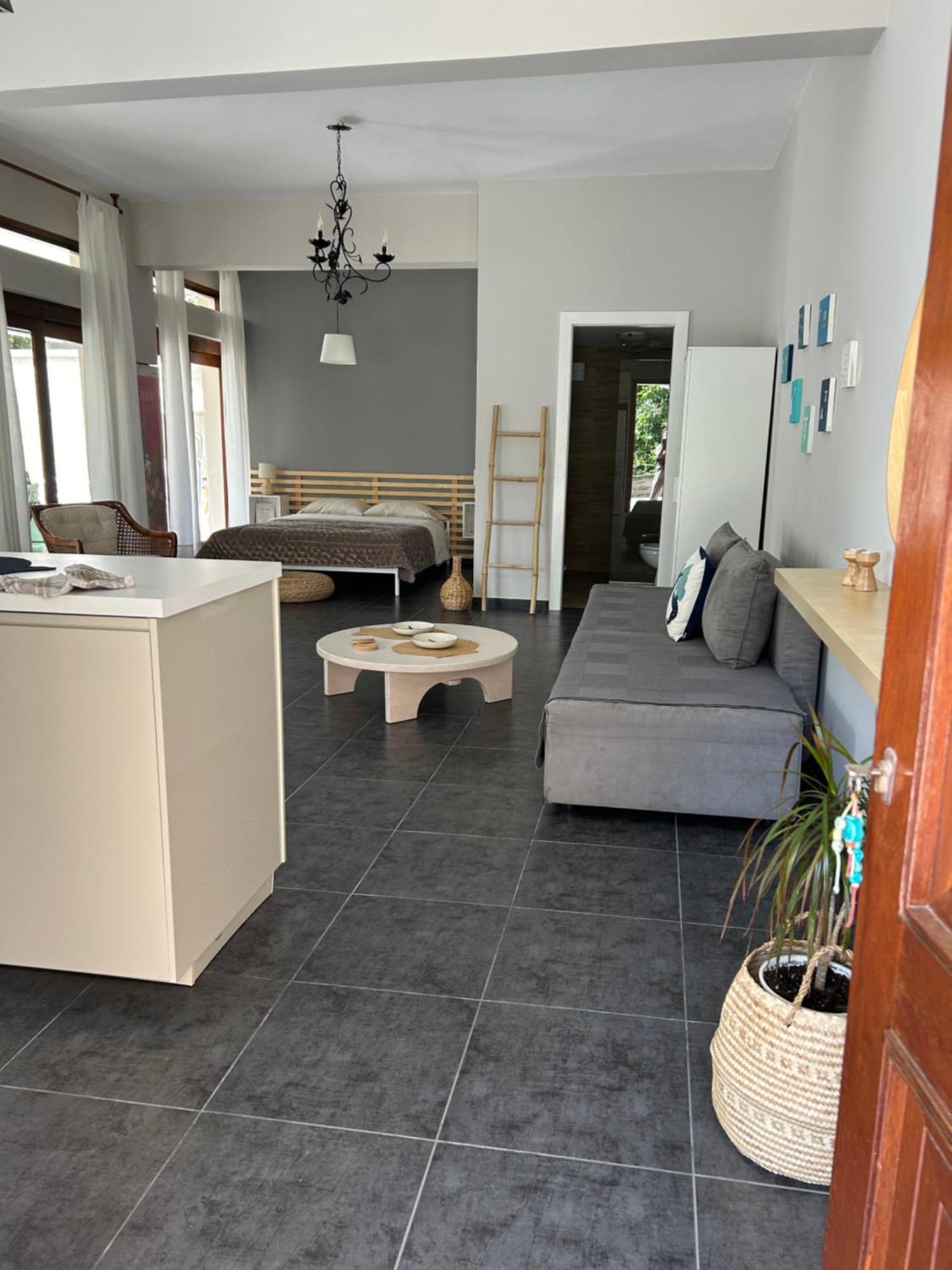 Secret Bay Apartment Palaiontsiflikion Bagian luar foto