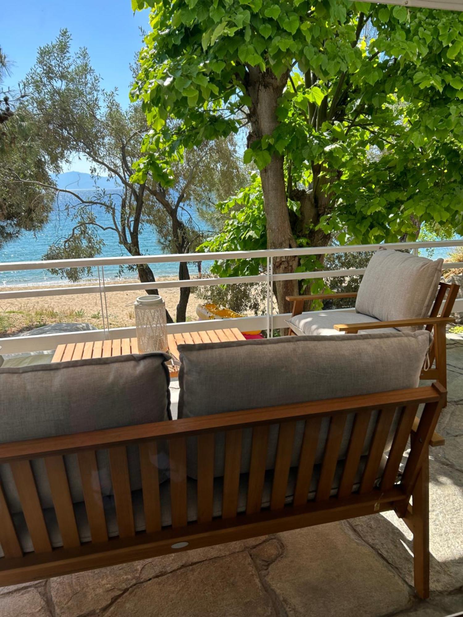 Secret Bay Apartment Palaiontsiflikion Bagian luar foto