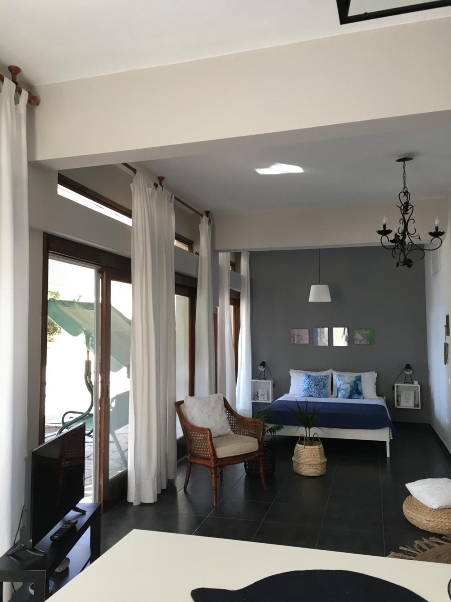 Secret Bay Apartment Palaiontsiflikion Bagian luar foto