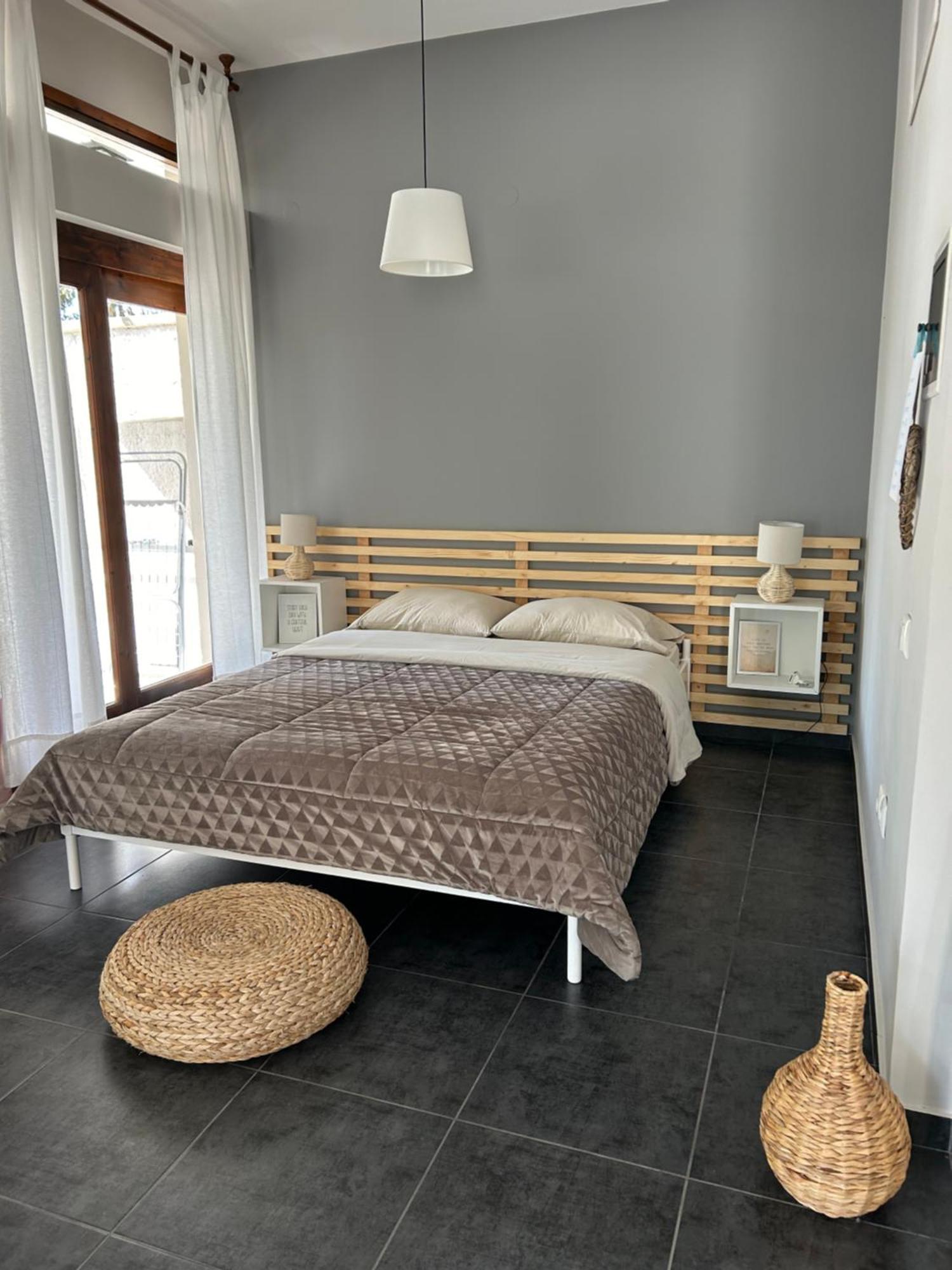 Secret Bay Apartment Palaiontsiflikion Bagian luar foto