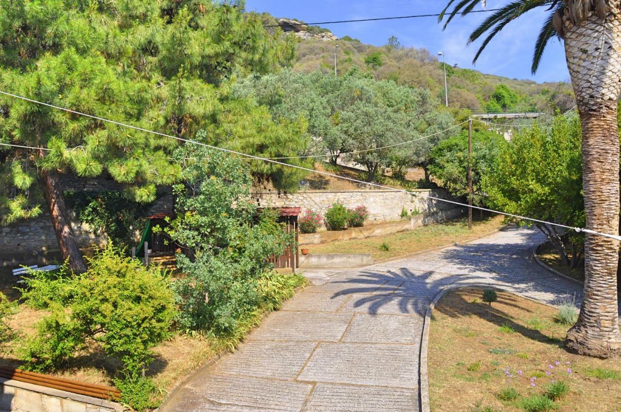 Secret Bay Apartment Palaiontsiflikion Bagian luar foto